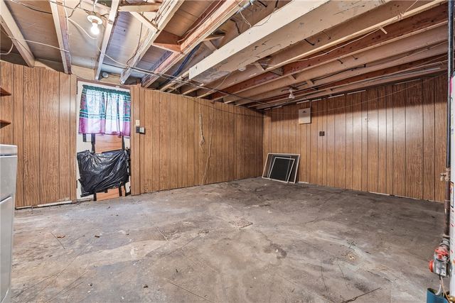 711 Hiland Ave, Coraopolis, PA 15108