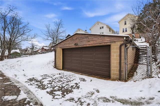 711 Hiland Ave, Coraopolis, PA 15108