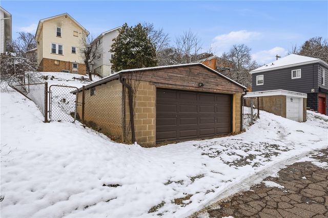 711 Hiland Ave, Coraopolis, PA 15108