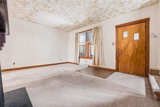 711 Hiland Ave, Coraopolis, PA 15108