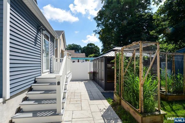 111 Cresskill Avenue, Dumont, NJ 07628