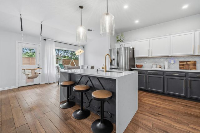 9400 Lightwood LOOP, Austin, TX 78748