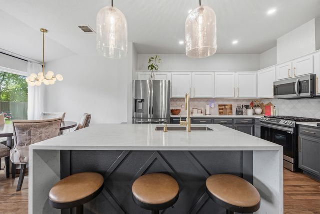 9400 Lightwood LOOP, Austin, TX 78748