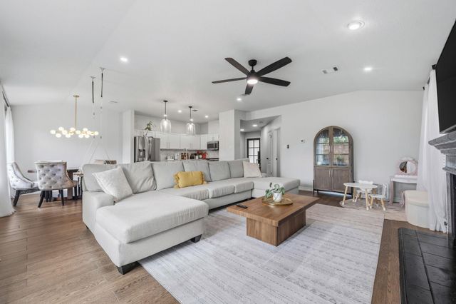 9400 Lightwood LOOP, Austin, TX 78748