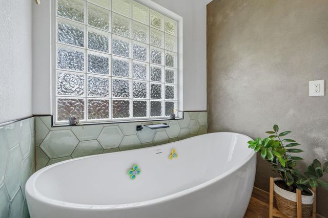 9400 Lightwood LOOP, Austin, TX 78748