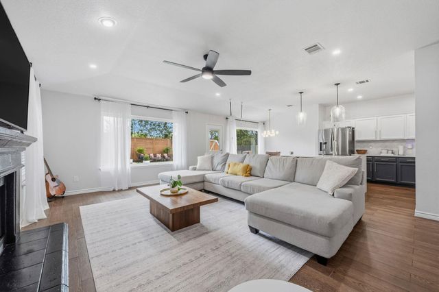 9400 Lightwood LOOP, Austin, TX 78748