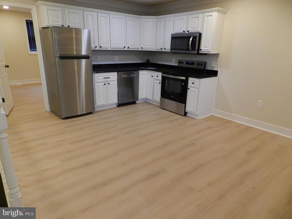 4325 HALLEY TER SE #101, Washington, DC 20032