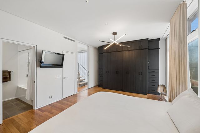 1445 W Lill Avenue, Chicago, IL 60614