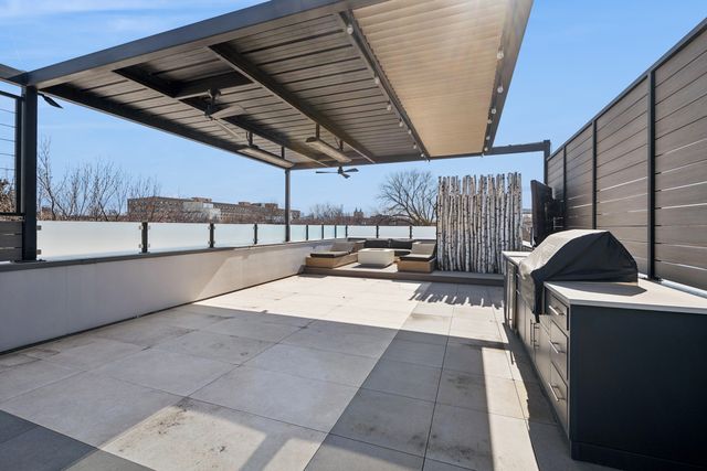 1445 W Lill Avenue, Chicago, IL 60614