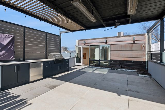 1445 W Lill Avenue, Chicago, IL 60614