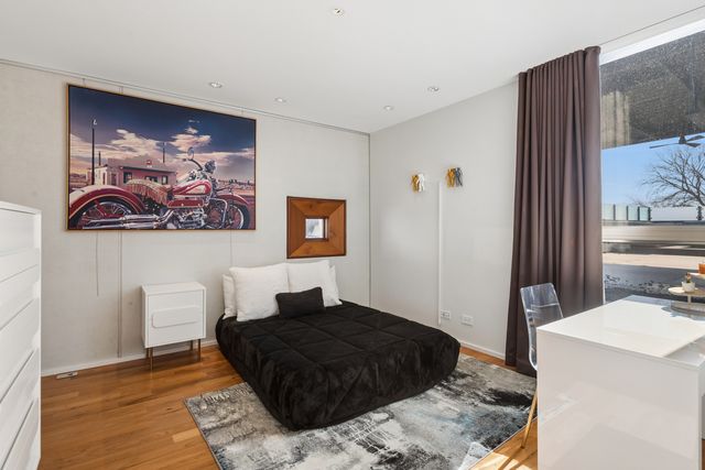 1445 W Lill Avenue, Chicago, IL 60614