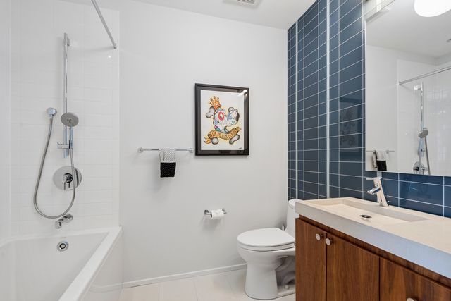 1445 W Lill Avenue, Chicago, IL 60614