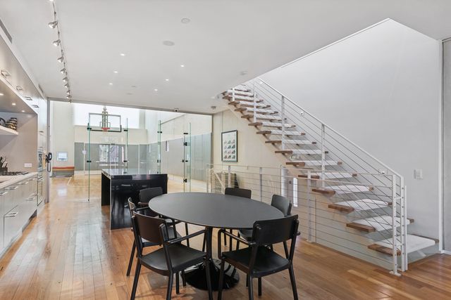 1445 W Lill Avenue, Chicago, IL 60614