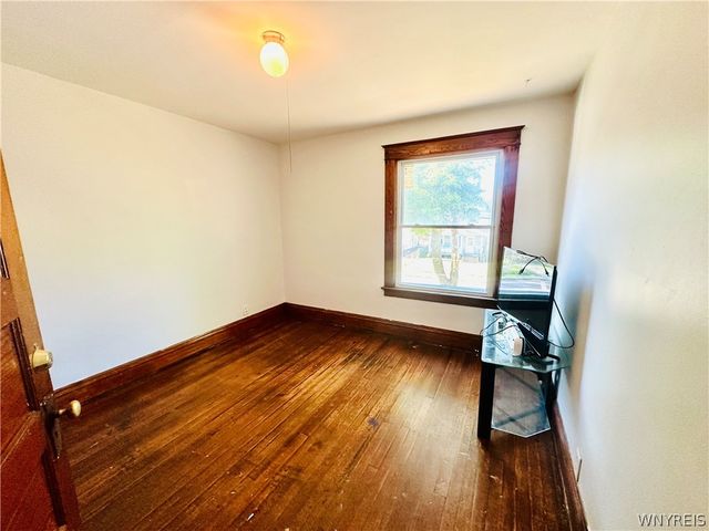 1859 Niagara Avenue, Niagara Falls, NY 14305
