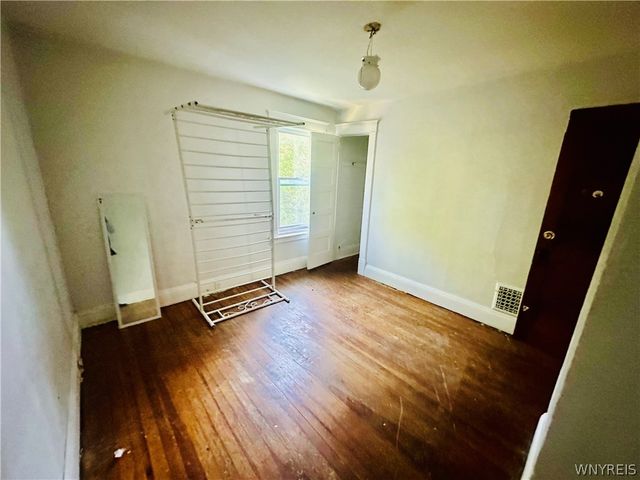 1859 Niagara Avenue, Niagara Falls, NY 14305