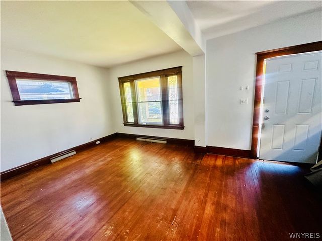 1859 Niagara Avenue, Niagara Falls, NY 14305