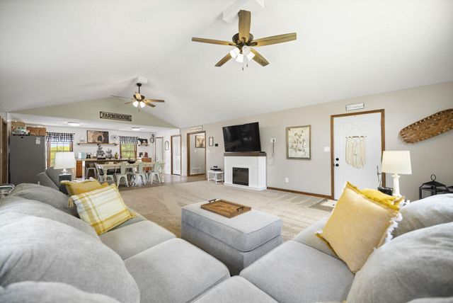 11279 Kentucky 196, Nancy, KY 42544