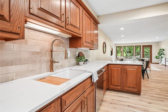 1585 Matterhorn Drive NE, Cedar Rapids, IA 52402