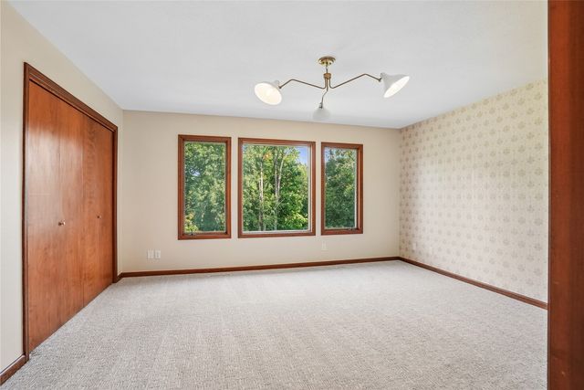 1585 Matterhorn Drive NE, Cedar Rapids, IA 52402