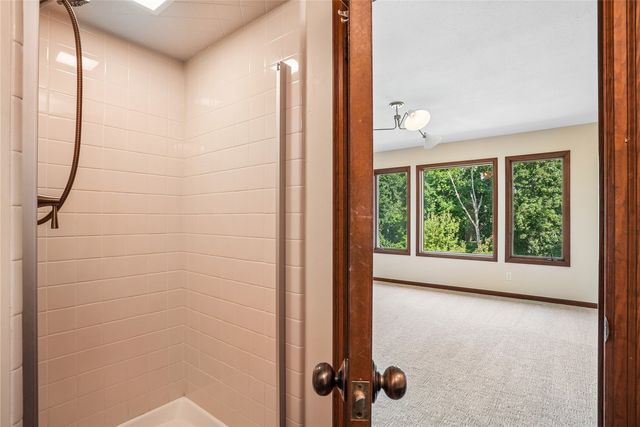 1585 Matterhorn Drive NE, Cedar Rapids, IA 52402
