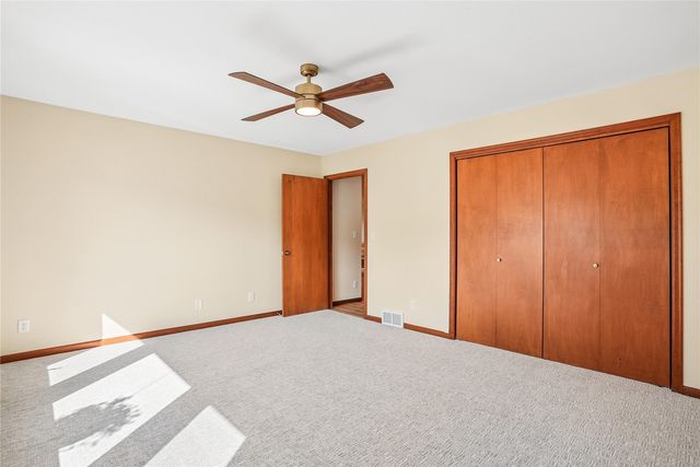 1585 Matterhorn Drive NE, Cedar Rapids, IA 52402