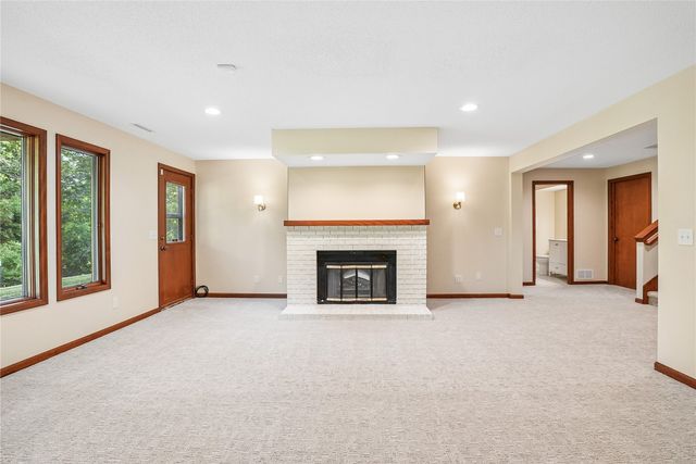 1585 Matterhorn Drive NE, Cedar Rapids, IA 52402