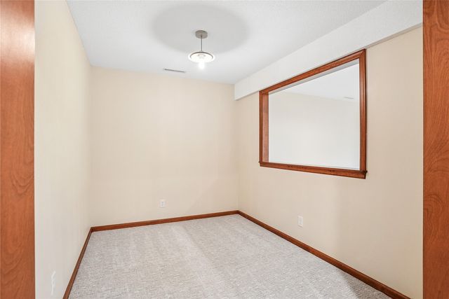 1585 Matterhorn Drive NE, Cedar Rapids, IA 52402
