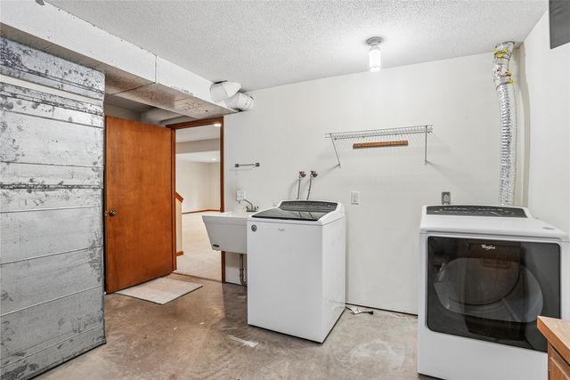 1585 Matterhorn Drive NE, Cedar Rapids, IA 52402