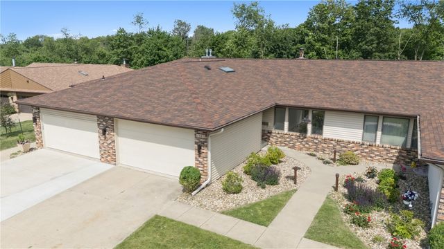 1585 Matterhorn Drive NE, Cedar Rapids, IA 52402