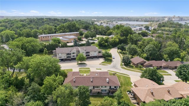 1585 Matterhorn Drive NE, Cedar Rapids, IA 52402