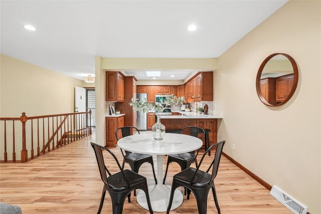 1585 Matterhorn Drive NE, Cedar Rapids, IA 52402