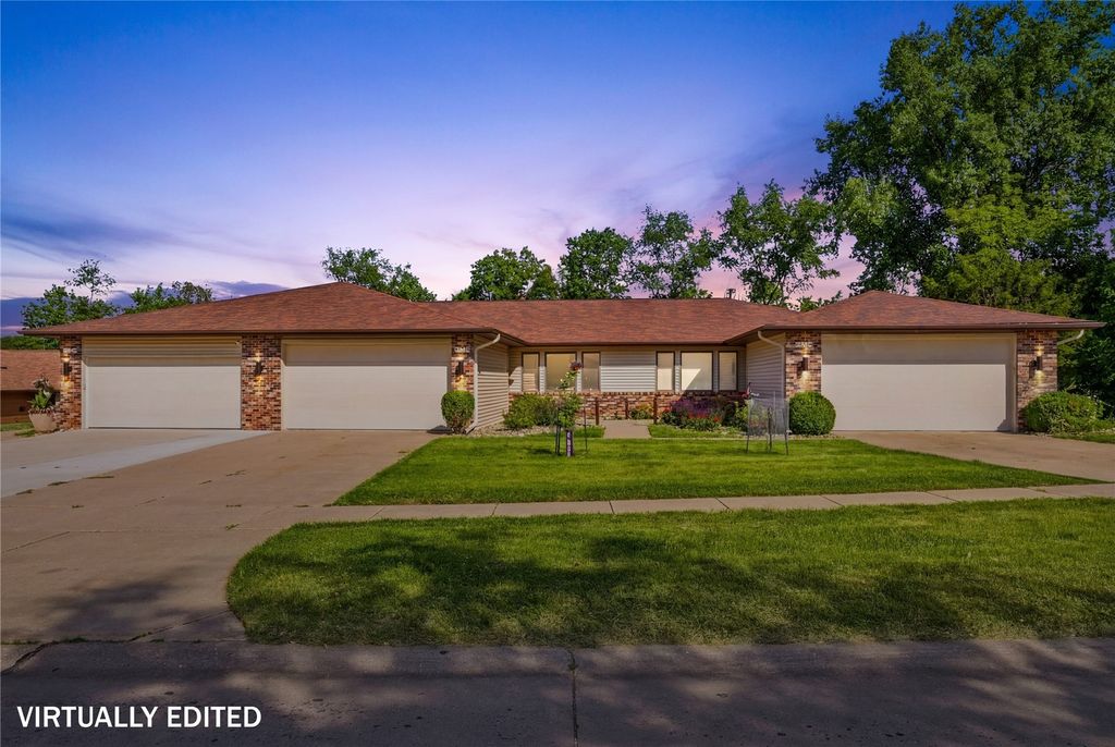 1585 Matterhorn Drive NE, Cedar Rapids, IA 52402