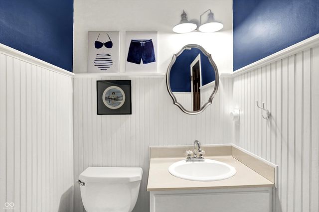 95 Williamsburg Court, Zionsville, IN 46077