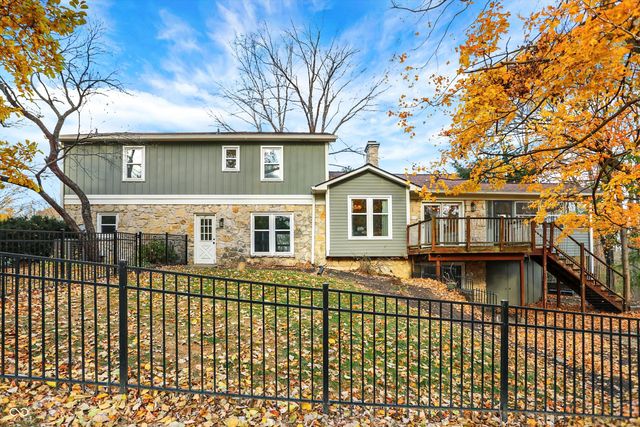 95 Williamsburg Court, Zionsville, IN 46077