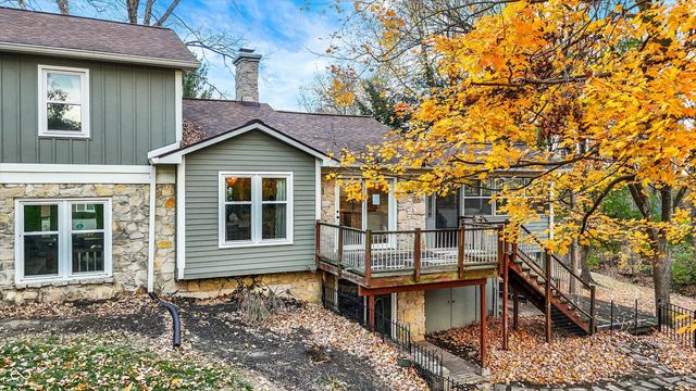 95 Williamsburg Court, Zionsville, IN 46077