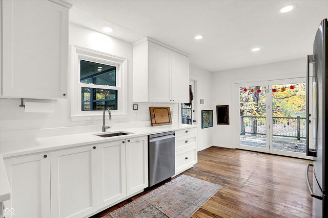 95 Williamsburg Court, Zionsville, IN 46077