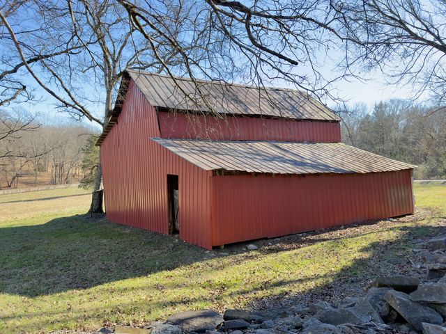 12112 Paw Paw Springs Rd, Arrington, TN 37014