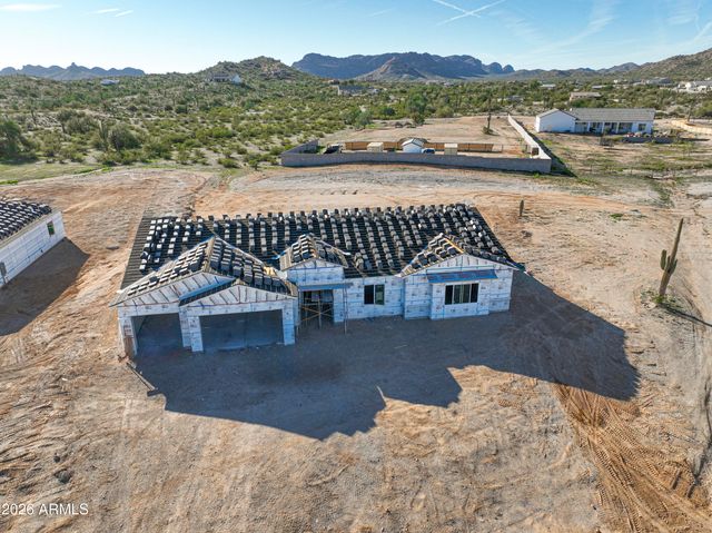 28512 N Saddle Tramp Way, Queen Creek, AZ 85144