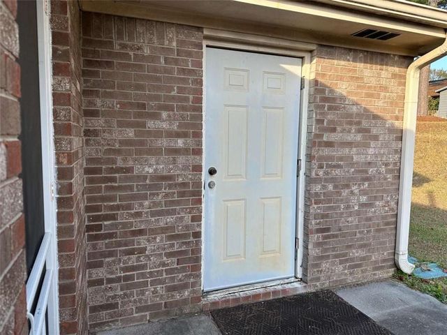 1050 Green Valley Drive, Conyers, GA 30012