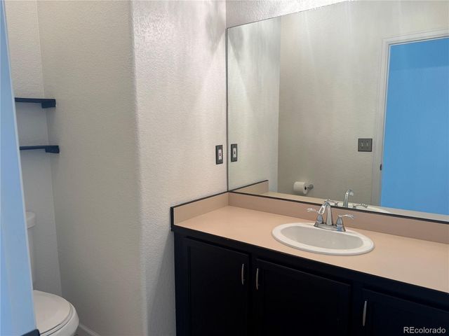 15555 E 40th Avenue 49, Denver, CO 80239
