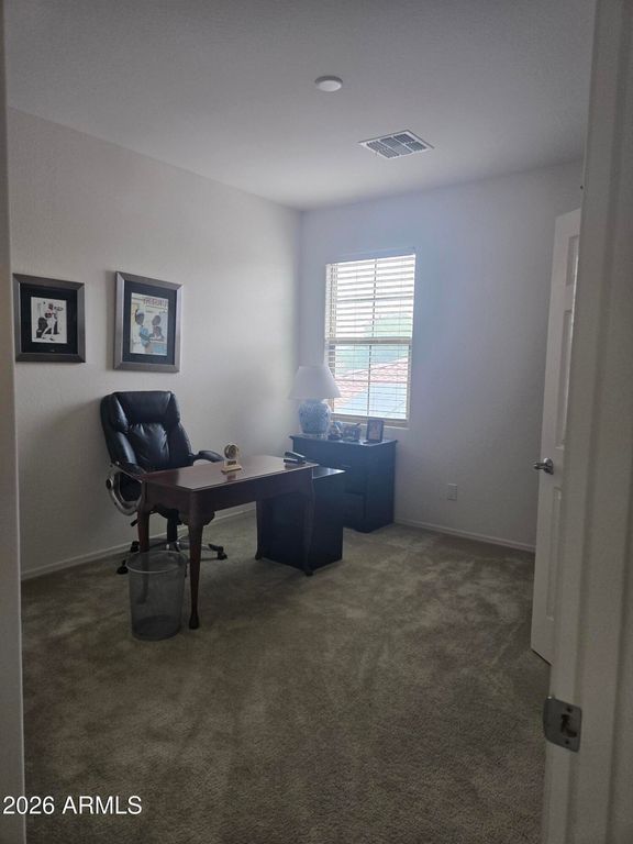 Image 13 of property listing at 15143 W WESTVIEW Drive, Goodyear, AZ 85395