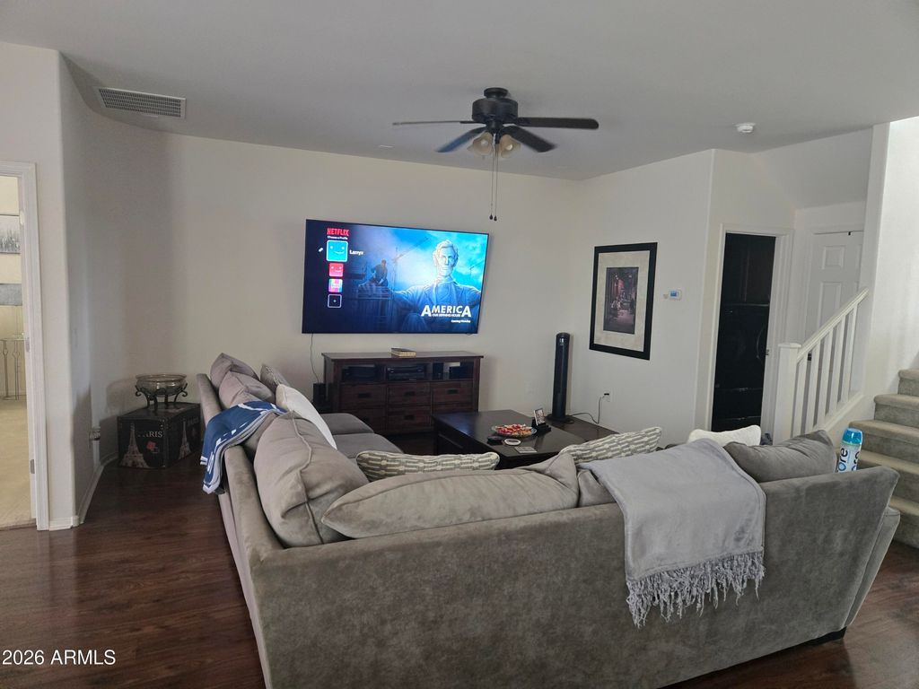 Image 4 of property listing at 15143 W WESTVIEW Drive, Goodyear, AZ 85395