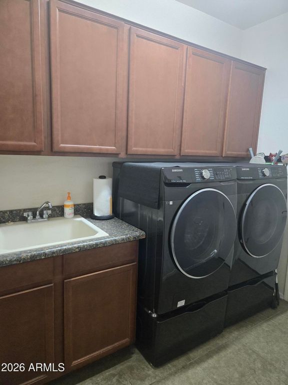 Image 9 of property listing at 15143 W WESTVIEW Drive, Goodyear, AZ 85395