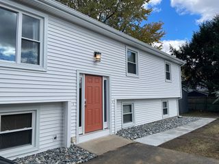 79 Cranston St 2, Westfield, MA 01085
