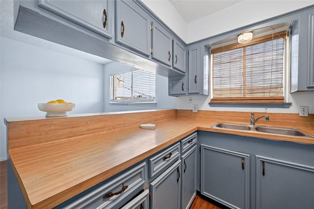 7714 Renwick Drive D13, Houston, TX 77081