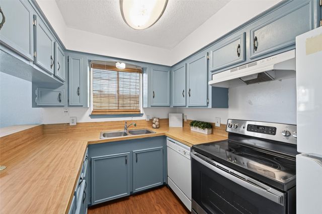 7714 Renwick Drive D13, Houston, TX 77081