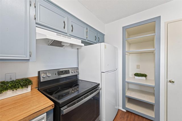 7714 Renwick Drive D13, Houston, TX 77081