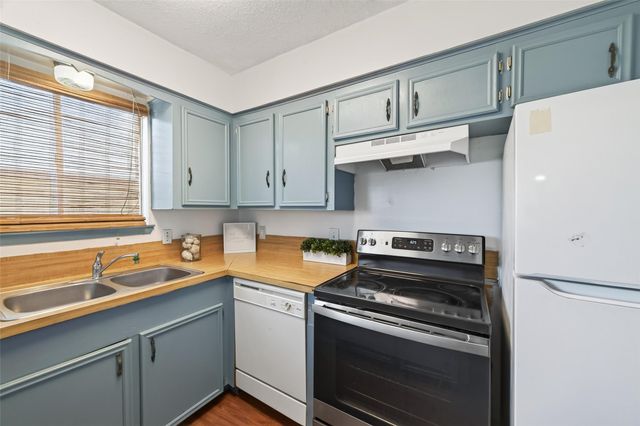 7714 Renwick Drive D13, Houston, TX 77081