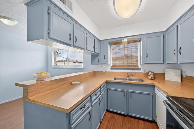 7714 Renwick Drive D13, Houston, TX 77081