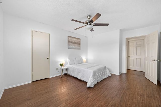 7714 Renwick Drive D13, Houston, TX 77081
